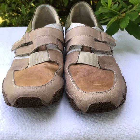 Velez Casual! - Picture 3 of 5